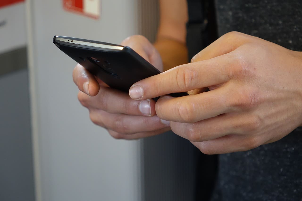 Pozor na falošné SMS